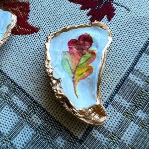 Painted Decorative Oyster